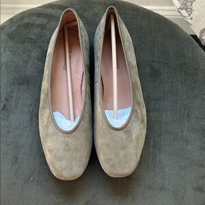 Steve Madden New in Box Pipa Olive Suede Flats